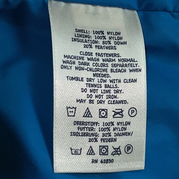 Lands’ End unisex down puffer vest in kids size 8. - Picture 4 of 5